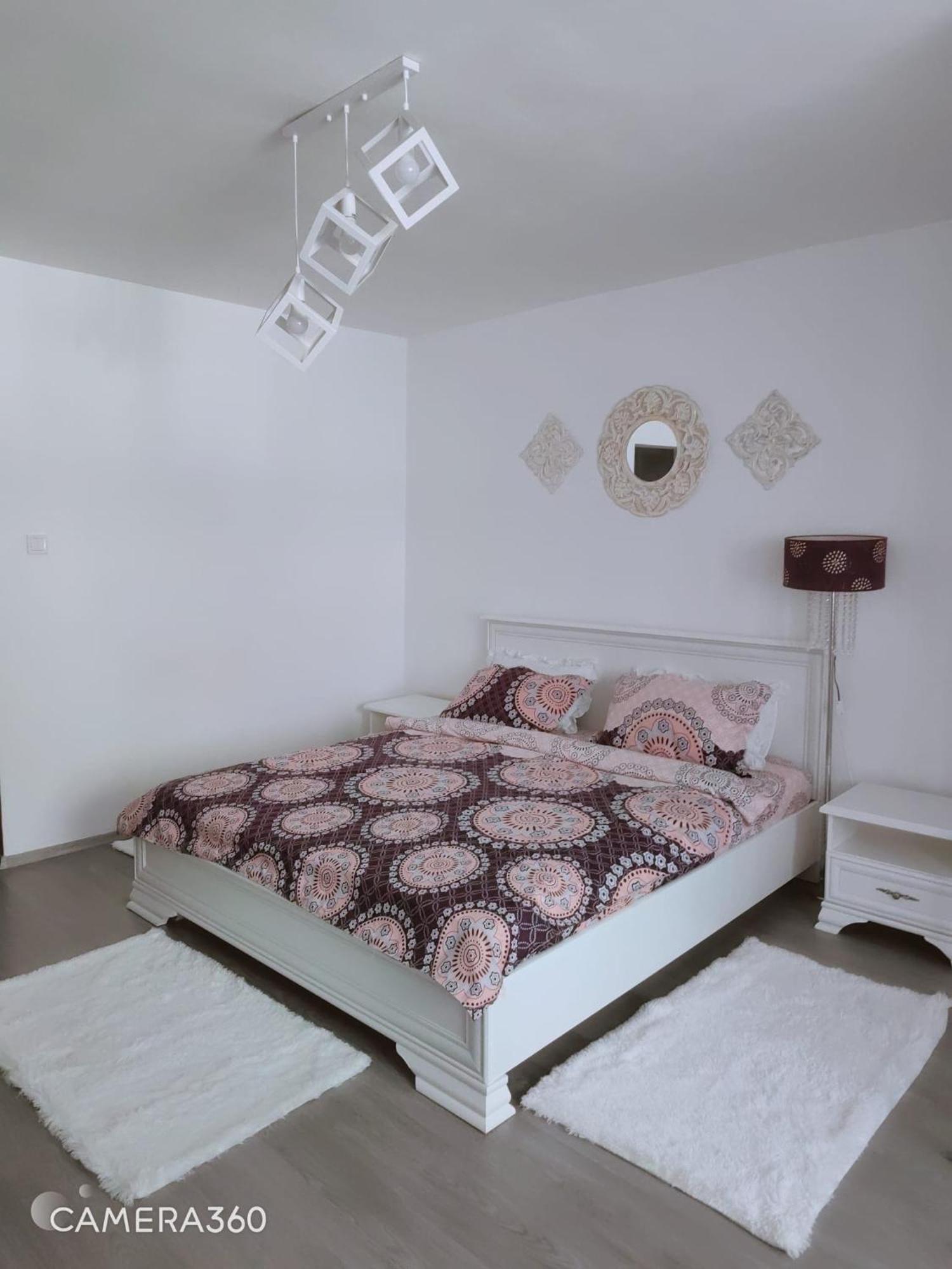 Etoile Studio Brasov Luaran gambar